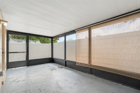 Casa en venta en Tampa, Florida, 3 dormitorios, 103.96 m2 № 2149279 - foto 14