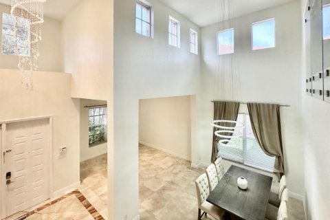 Villa ou maison à louer à Weston, Floride: 5 chambres, 282.52 m2 № 2401414 - photo 8