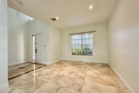 Villa ou maison à louer à Weston, Floride: 5 chambres, 282.52 m2 № 2401414 - photo 5