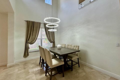 Villa ou maison à louer à Weston, Floride: 5 chambres, 282.52 m2 № 2401414 - photo 6