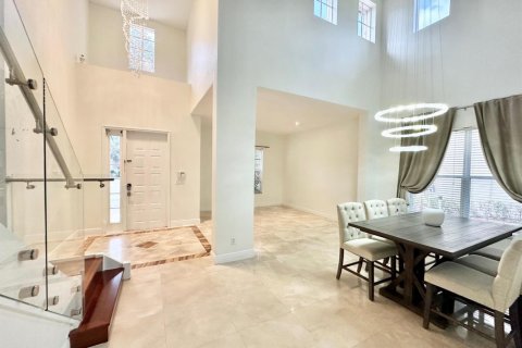 Villa ou maison à louer à Weston, Floride: 5 chambres, 282.52 m2 № 2401414 - photo 3