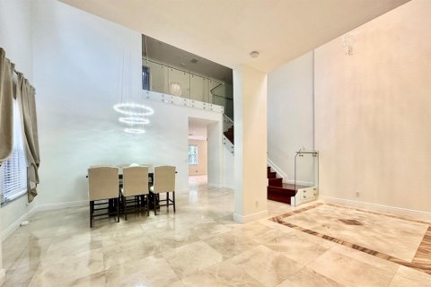 Villa ou maison à louer à Weston, Floride: 5 chambres, 282.52 m2 № 2401414 - photo 4