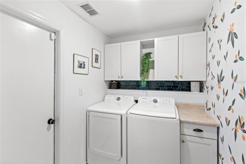 House in Orlando, Florida 3 bedrooms, 174.38 sq.m. № 1780240 - photo 22