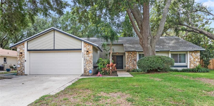 House in Orlando, Florida 3 bedrooms, 174.38 sq.m. № 1780240