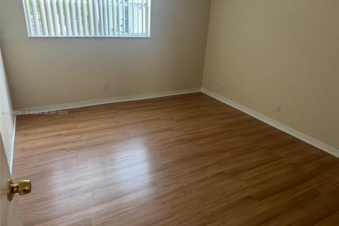 Copropriété à louer à Tamarac, Floride: 2 chambres, 94.11 m2 № 1932275 - photo 10