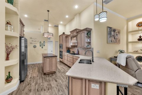 Villa ou maison à vendre à Brooksville, Floride: 3 chambres, 251.95 m2 № 2267551 - photo 11