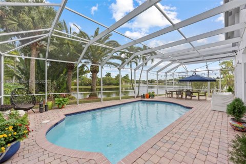 Casa en venta en Weston, Florida, 5 dormitorios, 310.67 m2 № 2007796 - foto 2