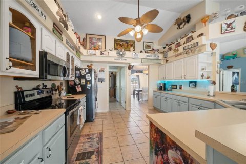 House in Ocala, Florida 4 bedrooms, 244.8 sq.m. № 1552441 - photo 12