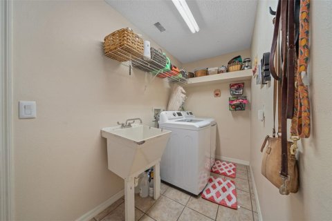 House in Ocala, Florida 4 bedrooms, 244.8 sq.m. № 1552441 - photo 26