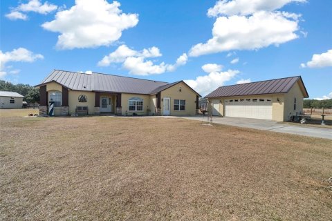 House in Ocala, Florida 4 bedrooms, 244.8 sq.m. № 1552441 - photo 3