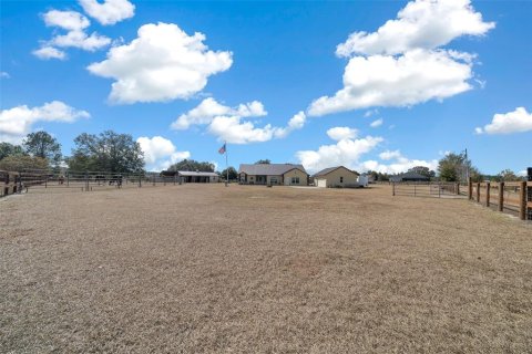 House in Ocala, Florida 4 bedrooms, 244.8 sq.m. № 1552441 - photo 4