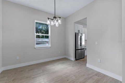 House in Orlando, Florida 4 bedrooms, 240.62 sq.m. № 1884347 - photo 8