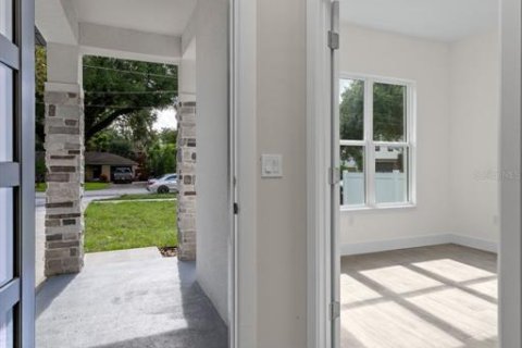 House in Orlando, Florida 4 bedrooms, 240.62 sq.m. № 1884347 - photo 5