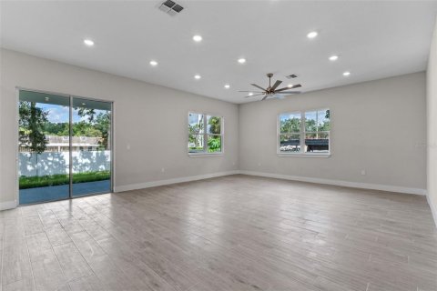 House in Orlando, Florida 4 bedrooms, 240.62 sq.m. № 1884347 - photo 19