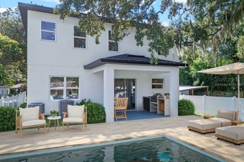 House in Orlando, Florida 4 bedrooms, 240.62 sq.m. № 1884347 - photo 3