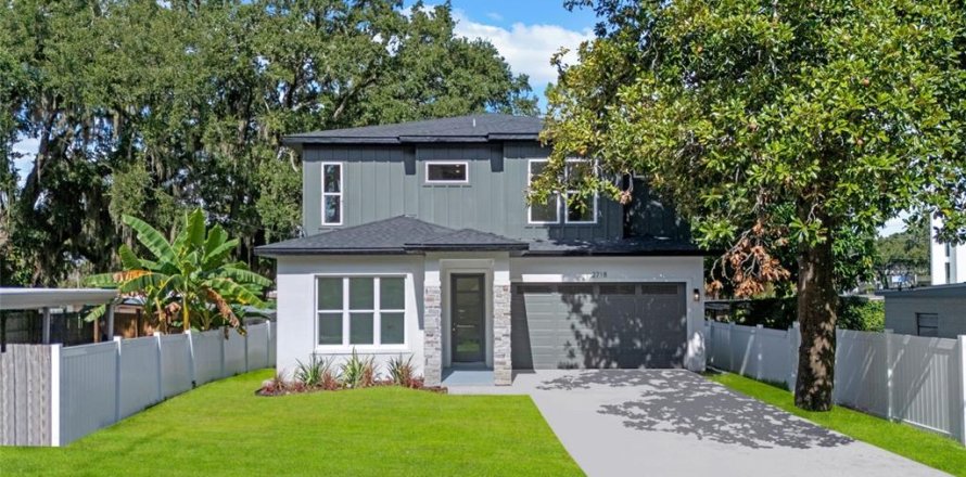 House in Orlando, Florida 4 bedrooms, 240.62 sq.m. № 1884347