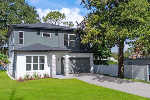 House in Orlando, Florida 4 bedrooms, 240.62 sq.m. № 1884347 - photo 4