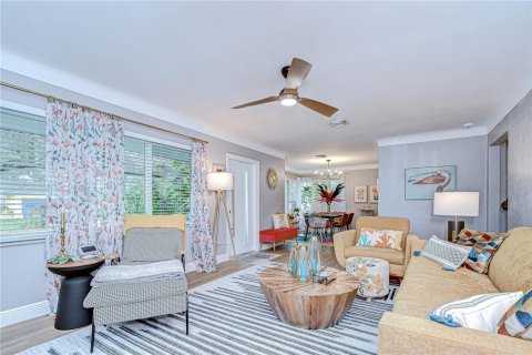 Casa en venta en Saint Petersburg, Florida, 3 dormitorios, 144.56 m2 № 2094301 - foto 10