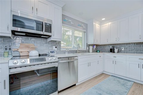 Casa en venta en Saint Petersburg, Florida, 3 dormitorios, 144.56 m2 № 2094301 - foto 18