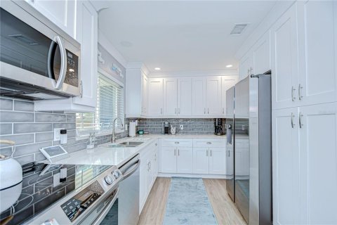 Casa en venta en Saint Petersburg, Florida, 3 dormitorios, 144.56 m2 № 2094301 - foto 19