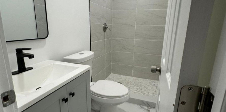 House in Delray Beach, Florida 3 bedrooms, 102.19 sq.m. № 1207461