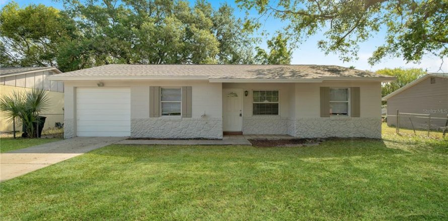 Villa ou maison à Sanford, Floride 4 chambres, 121.24 m2 № 2114291