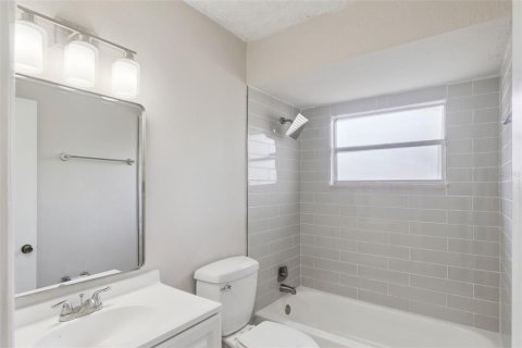 Villa ou maison à louer à Sanford, Floride: 4 chambres, 121.24 m2 № 2114291 - photo 7