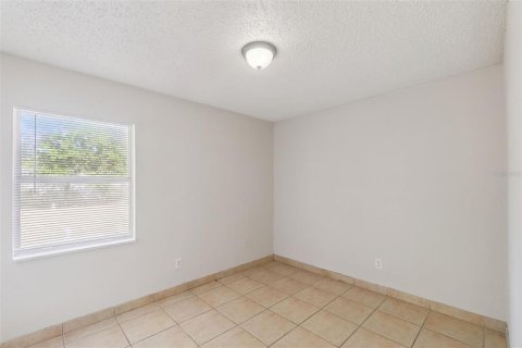 Villa ou maison à louer à Sanford, Floride: 4 chambres, 121.24 m2 № 2114291 - photo 5