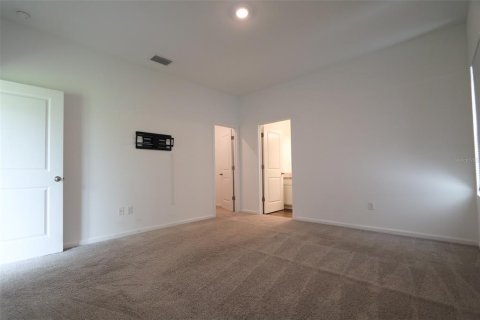 Villa ou maison à louer à Zephyrhills, Floride: 3 chambres, 126.81 m2 № 2377760 - photo 4