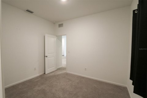 Villa ou maison à louer à Zephyrhills, Floride: 3 chambres, 126.81 m2 № 2377760 - photo 8