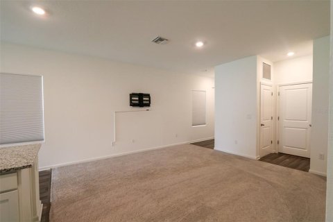 Villa ou maison à louer à Zephyrhills, Floride: 3 chambres, 126.81 m2 № 2377760 - photo 19