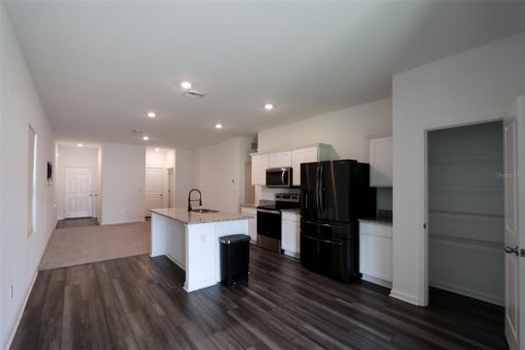 Villa ou maison à louer à Zephyrhills, Floride: 3 chambres, 126.81 m2 № 2377760 - photo 17