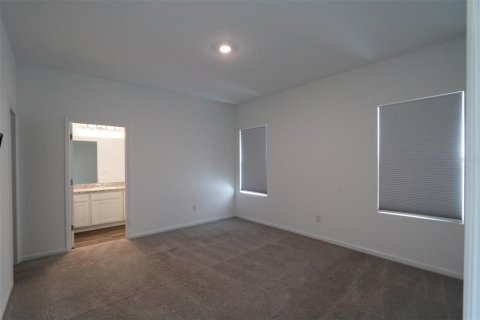 Villa ou maison à louer à Zephyrhills, Floride: 3 chambres, 126.81 m2 № 2377760 - photo 3