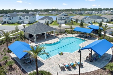 House in WHITEVIEW VILLAGE in Palm Coast, Florida 3 bedrooms, 175.68 sq.m. № 1911286 - photo 4