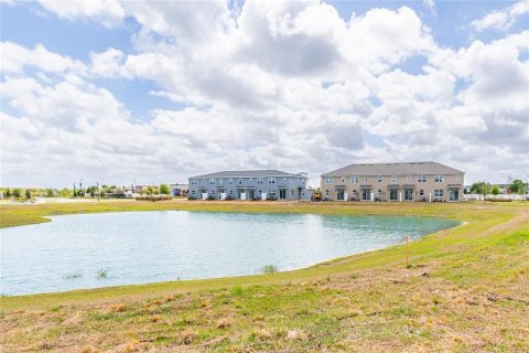 Снять в аренду таунхаус в Орландо, Флорида 6 комнат, 144.83м2, № 1835891 - фото 22