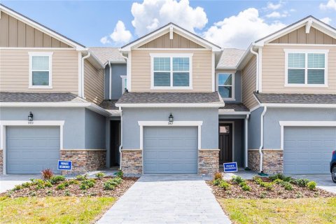 Снять в аренду таунхаус в Орландо, Флорида 6 комнат, 144.83м2, № 1835891 - фото 1