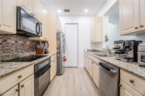 Townhouse in Davie, Florida 3 bedrooms, 177.63 sq.m. № 2068318 - photo 10