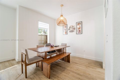 Townhouse in Davie, Florida 3 bedrooms, 177.63 sq.m. № 2068318 - photo 7