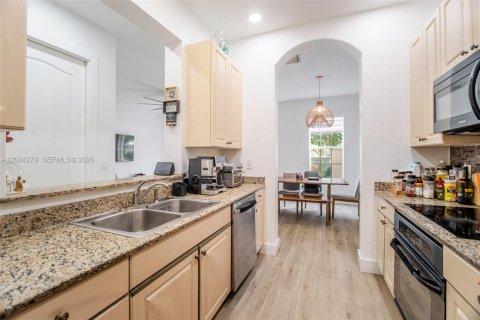 Townhouse in Davie, Florida 3 bedrooms, 177.63 sq.m. № 2068318 - photo 12