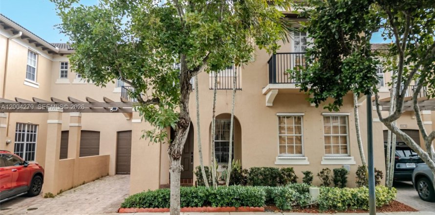 Townhouse in Davie, Florida 3 bedrooms, 177.63 sq.m. № 2068318