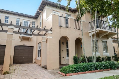 Townhouse in Davie, Florida 3 bedrooms, 177.63 sq.m. № 2068318 - photo 3