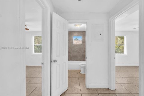 Casa en venta en Fort Lauderdale, Florida, 3 dormitorios, 116.31 m2 № 1970623 - foto 19