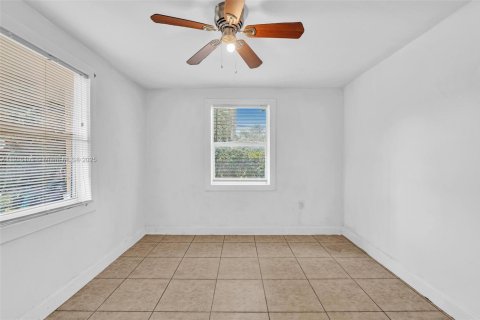 Casa en venta en Fort Lauderdale, Florida, 3 dormitorios, 116.31 m2 № 1970623 - foto 15