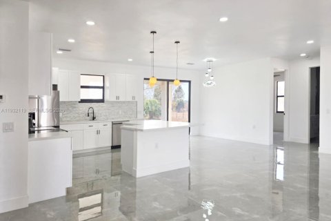 Villa ou maison à vendre à Clewiston, Floride: 3 chambres, 141.77 m2 № 1992874 - photo 17