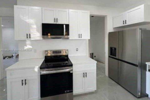 Villa ou maison à vendre à Clewiston, Floride: 3 chambres, 141.77 m2 № 1992874 - photo 12