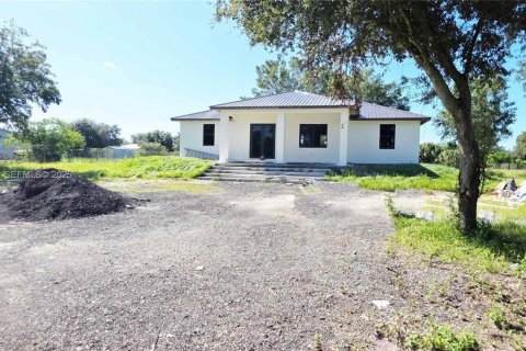 Casa en venta en Clewiston, Florida, 3 dormitorios, 141.77 m2 № 1992874 - foto 4