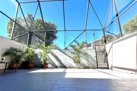 Touwnhouse à vendre à Doral, Floride: 2 chambres, 133.69 m2 № 2065060 - photo 10