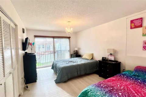 Touwnhouse à vendre à Doral, Floride: 2 chambres, 133.69 m2 № 2065060 - photo 6