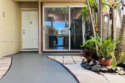 Touwnhouse à vendre à Doral, Floride: 2 chambres, 133.69 m2 № 2065060 - photo 2