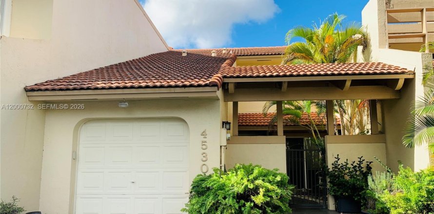 Touwnhouse à Doral, Floride 2 chambres, 133.69 m2 № 2065060